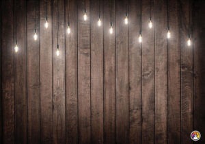 15. Viður dökkbrúnn með seríu